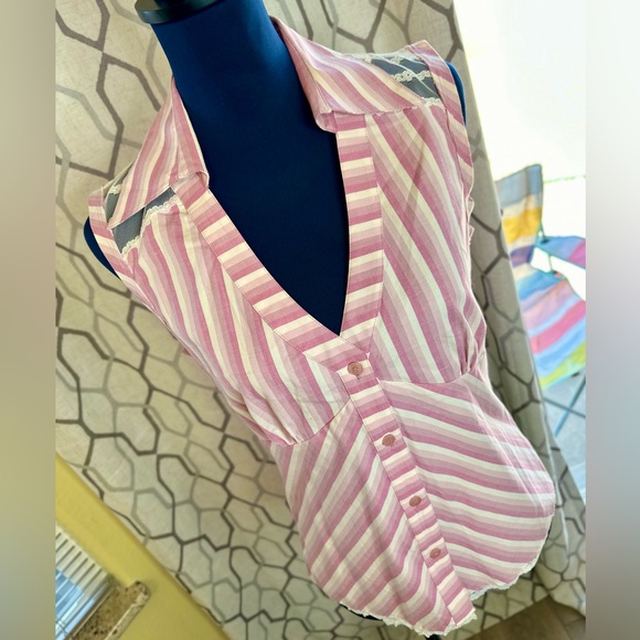 NEW! Parallel Pink & White Striped Sleeveless Button Down Blouse - Picture 6 of 13